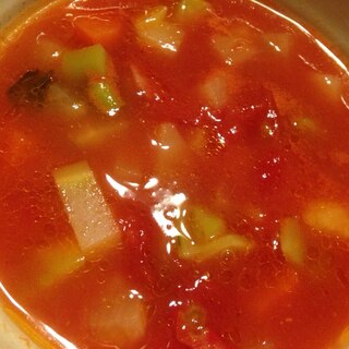 ブロッコリーの茎入りトマト味噌スープ。